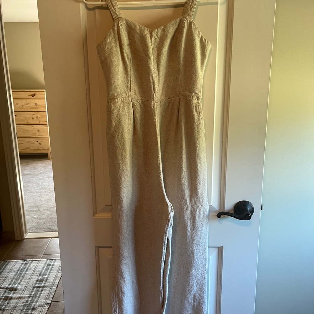 Old Navy Cream Jumpsuit Chic and Versatile